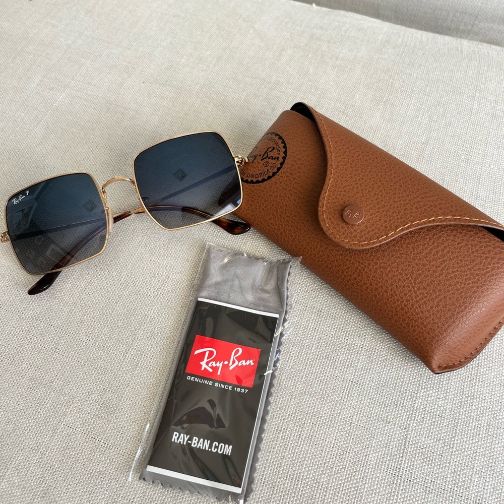 Ray-Ban Square 1971 Classic Sunglasses with Brown Case